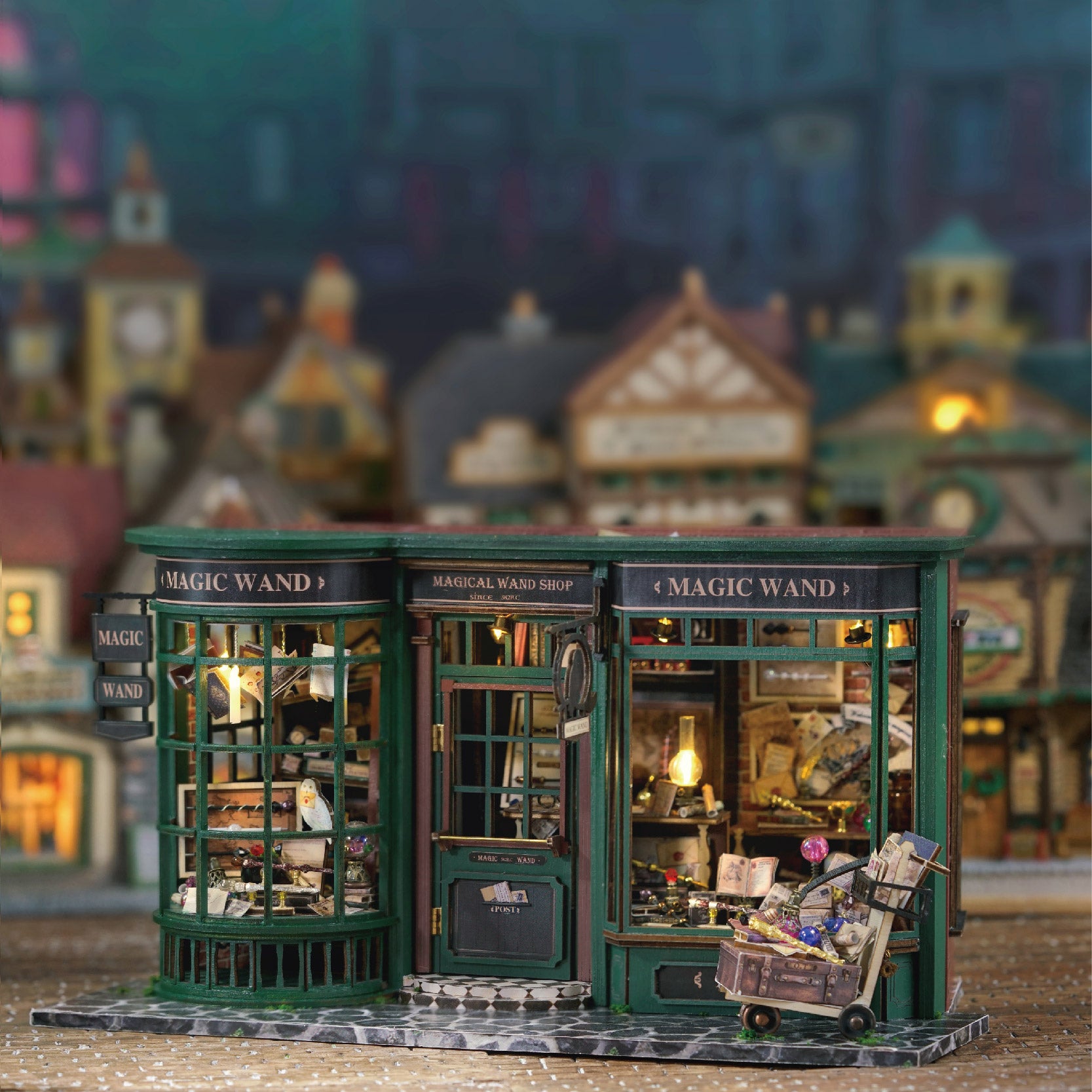 CUTEBEE 1: 24 DIY Dollhouse Kit（Magic Shop）